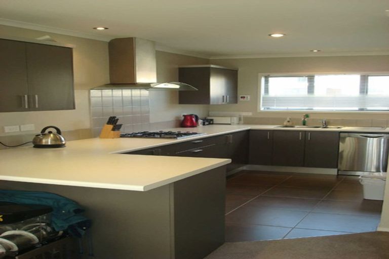 Photo of property in 3 Vicente Place, Oteha, Auckland, 0632