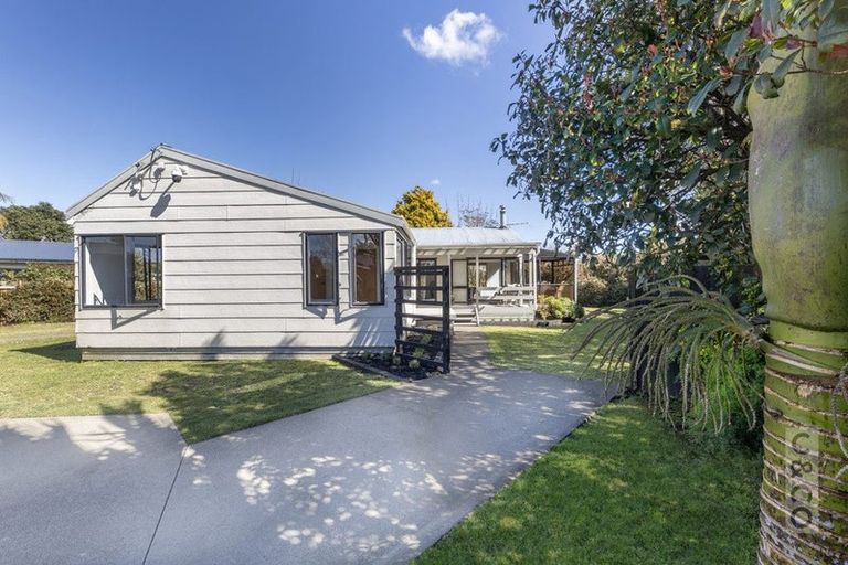 Photo of property in 14 Alice Street, Riverhead, 0820