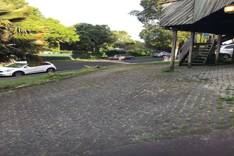 Photo of property in 15 Vandeleur Avenue, Birkdale, Auckland, 0626