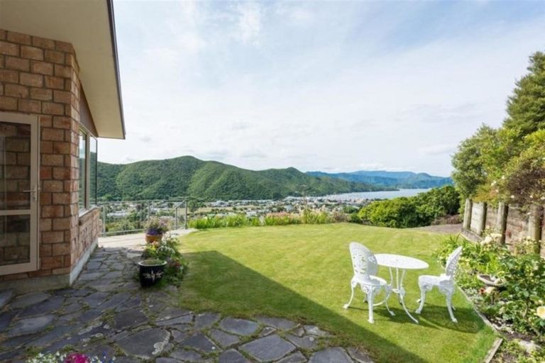 Photo of property in 28a Moana View Road, Waikawa, Picton, 7220