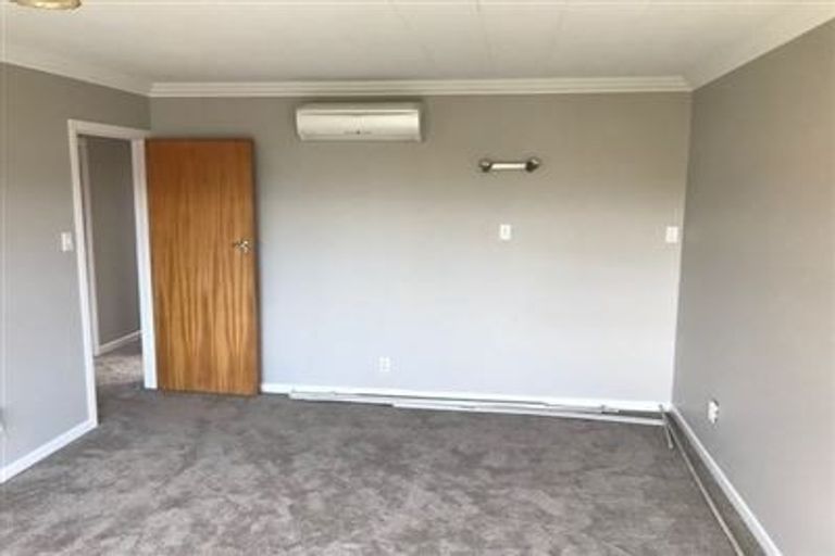 Photo of property in 1/148 Queen Street, Northcote Point, Auckland, 0627