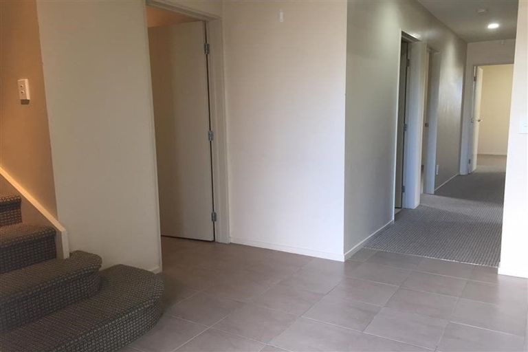 Photo of property in 12a Divich Avenue, Te Atatu South, Auckland, 0610