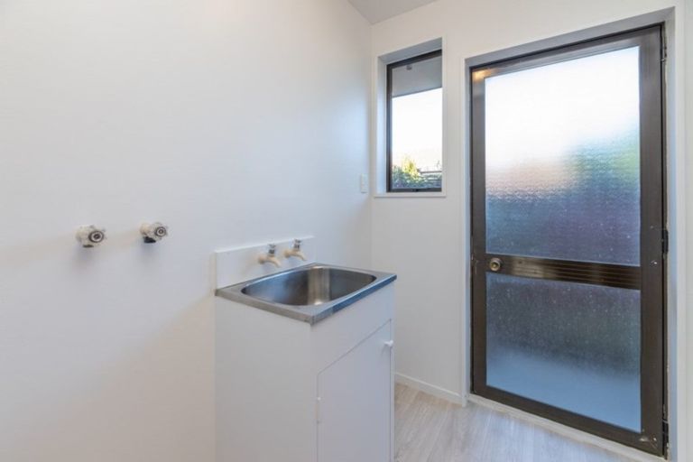 Photo of property in 2/83 Middlepark Road, Sockburn, Christchurch, 8042