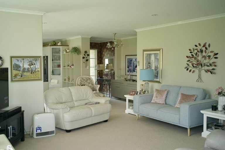 Photo of property in 43 Matene Place, Papamoa Beach, Papamoa, 3118