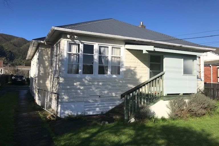 Photo of property in 19 Collett Street, Naenae, Lower Hutt, 5011