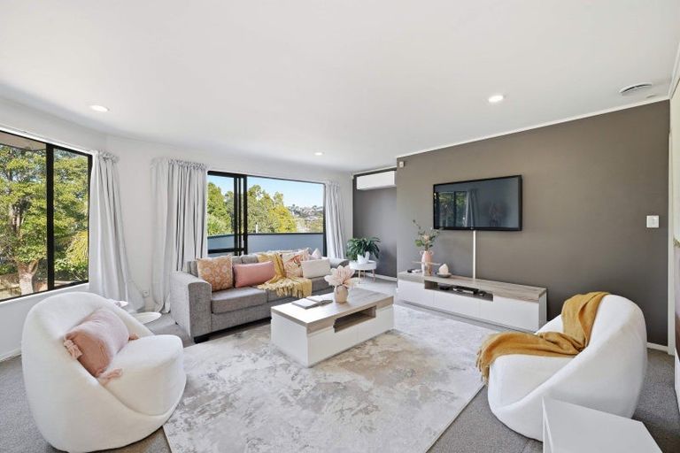Photo of property in 2/18 Stredwick Drive, Torbay, Auckland, 0630