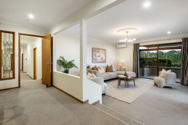 Photo of property in 22 John Dee Crescent, Red Beach, 0932