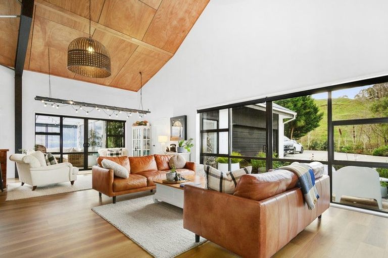 Photo of property in 111a Johnsons Road, Whitemans Valley, Upper Hutt, 5371