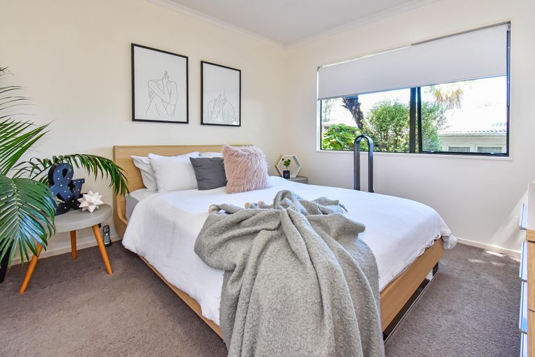 Photo of property in 1/36 Halver Road, Hillpark, Auckland, 2102