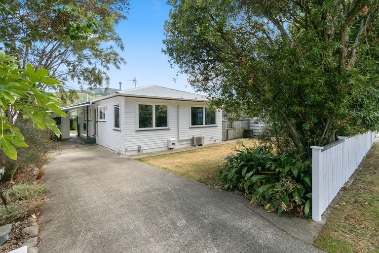 Photo of property in 3 Ruru Crescent, Heretaunga, Upper Hutt, 5018
