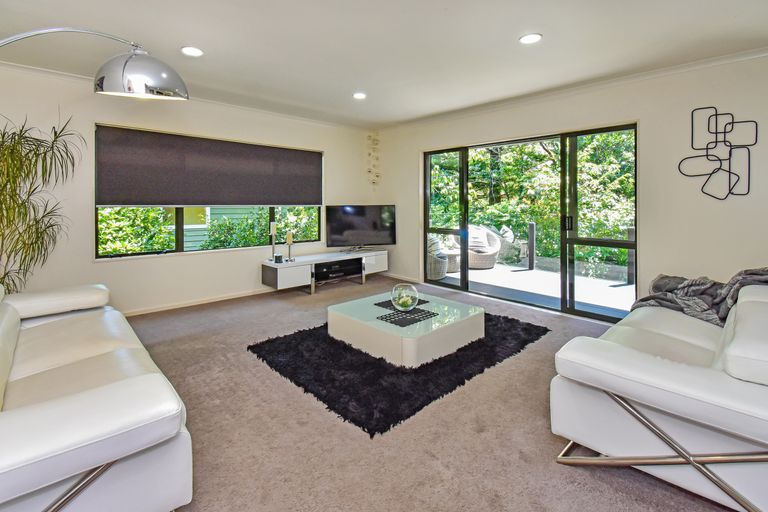 Photo of property in 1/36 Halver Road, Hillpark, Auckland, 2102