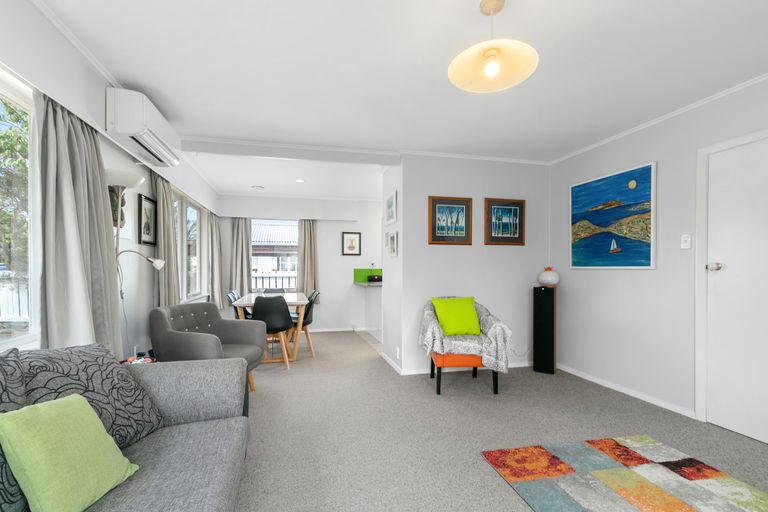 Photo of property in 3 Ruru Crescent, Heretaunga, Upper Hutt, 5018