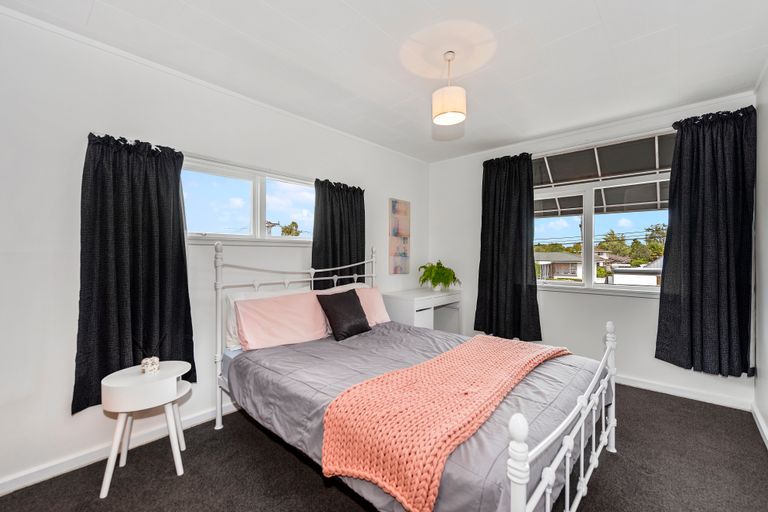 Photo of property in 34 Munro Street, Redwood, Christchurch, 8051