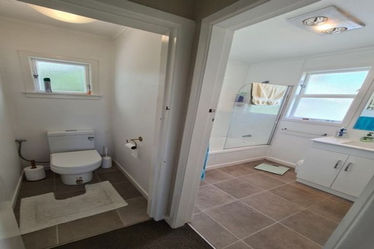 Photo of property in 186 Huatoki Street, Upper Vogeltown, New Plymouth, 4310