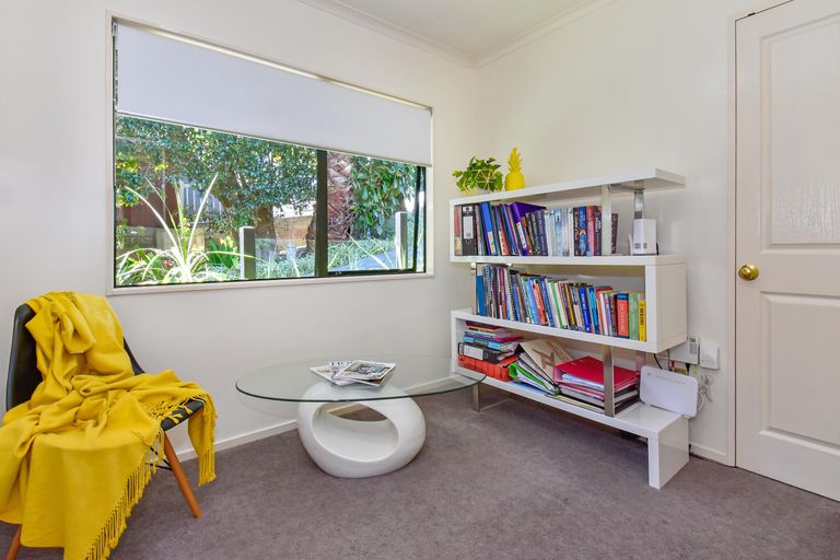 Photo of property in 1/36 Halver Road, Hillpark, Auckland, 2102