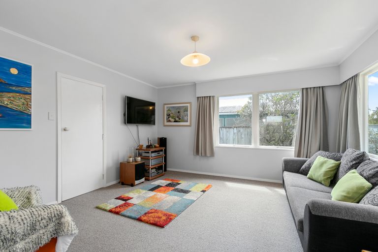 Photo of property in 3 Ruru Crescent, Heretaunga, Upper Hutt, 5018