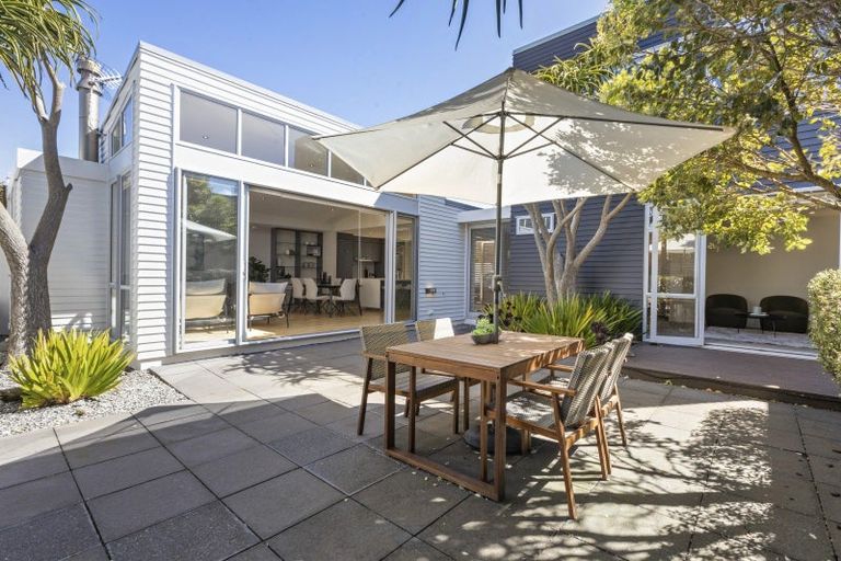 Photo of property in 10 Boardwalk Lane, Seatoun, Wellington, 6022