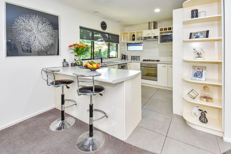 Photo of property in 1/36 Halver Road, Hillpark, Auckland, 2102