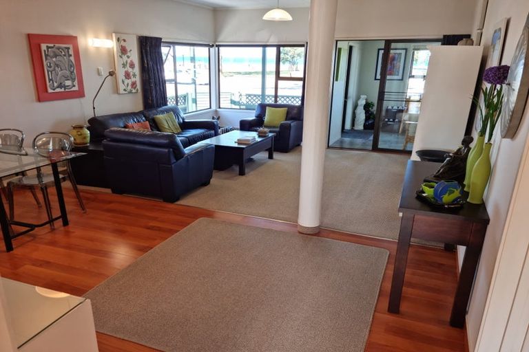 Photo of property in 399 Marine Parade, Napier South, Napier, 4110