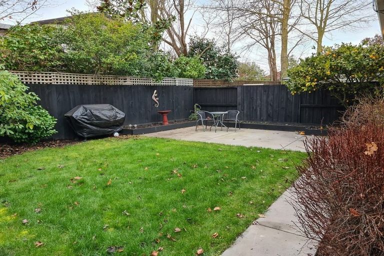 Photo of property in 2/186a Wairakei Road, Bryndwr, Christchurch, 8053