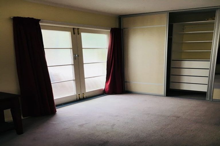 Photo of property in 82 Oriental Parade, Oriental Bay, Wellington, 6011