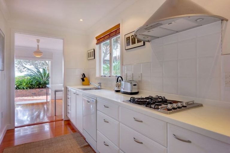 Photo of property in 35 Clifton Road, Hauraki, Auckland, 0622