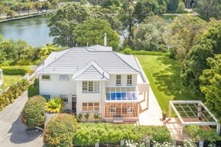 Photo of property in 108 Great North Road, Saint Johns Hill, Whanganui, 4500