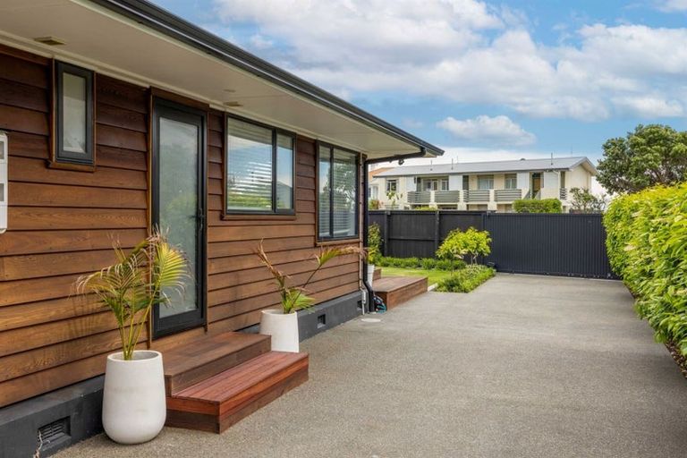 Photo of property in 87 Beachville Road, Redcliffs, Christchurch, 8081