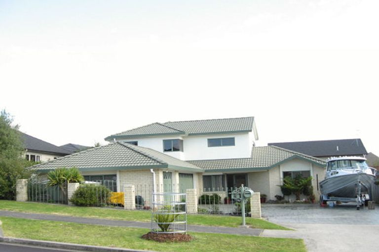 Photo of property in 15 Manara Place, The Gardens, Auckland, 2105