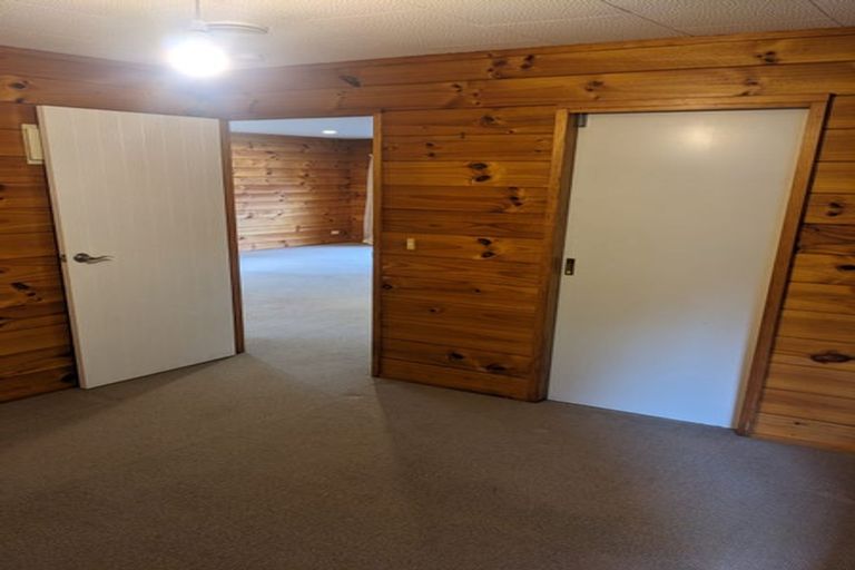 Photo of property in 2/32 Trinidad Road, Sunnynook, Auckland, 0620