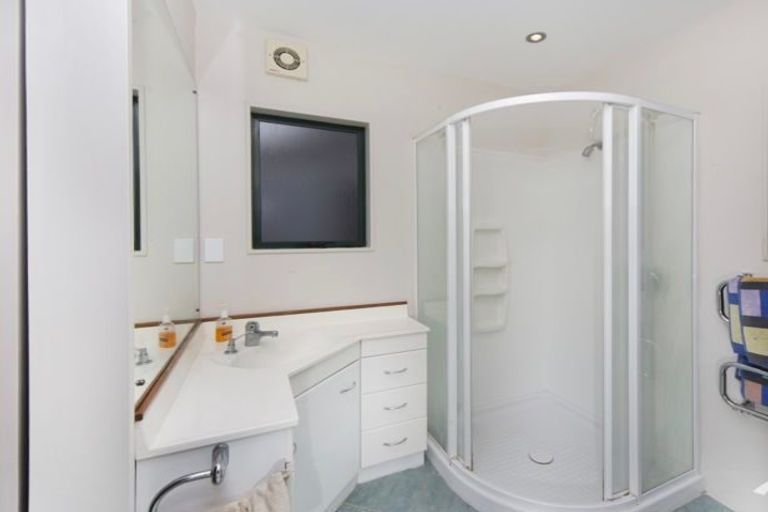 Photo of property in 662 Beach Road, Browns Bay, Auckland, 0630