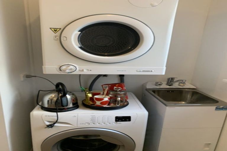 Photo of property in 208 The Terrace, Wellington Central, Wellington, 6011