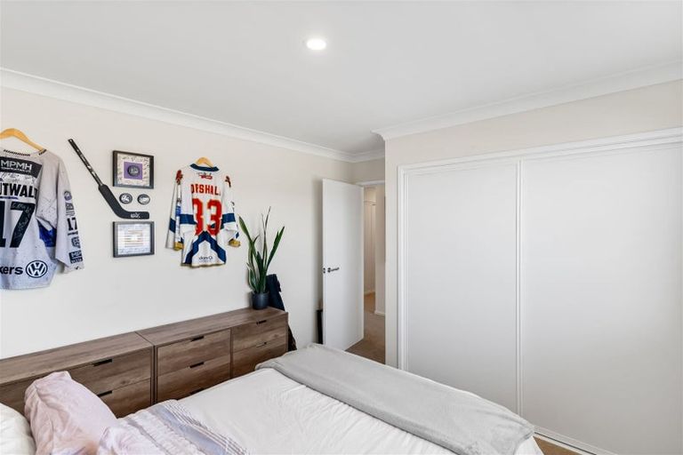 Photo of property in 3a Shillingford Boulevard, Rolleston, 7615