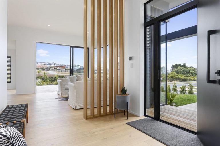 Photo of property in 2 Cilliers Drive, Silverdale, 0932