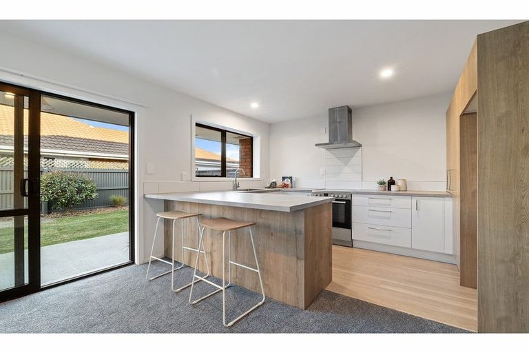 Photo of property in 2/69 Tyrone Street, Belfast, Christchurch, 8051