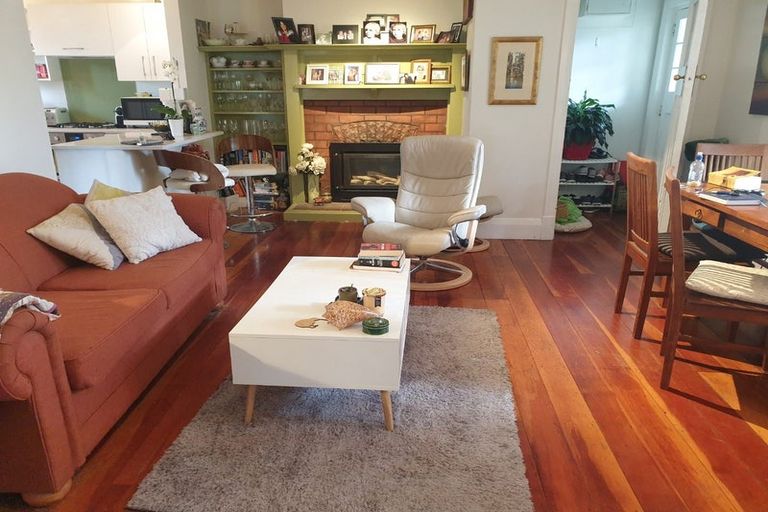 Photo of property in 4 Inverlochy Place, Te Aro, Wellington, 6011