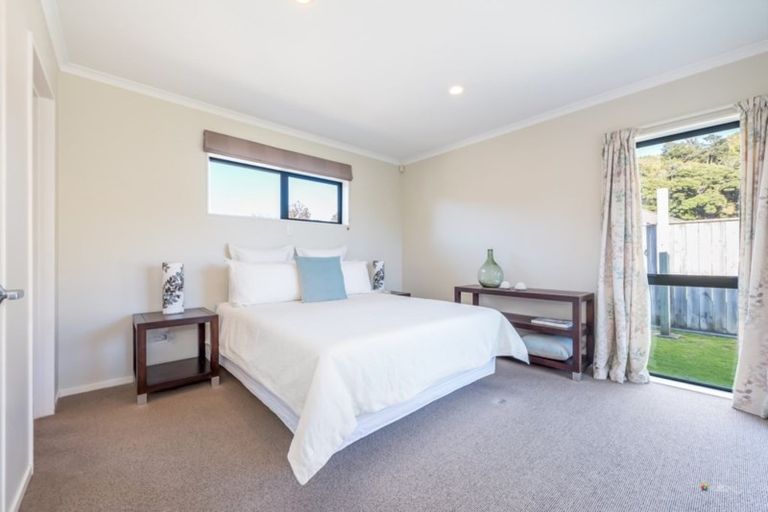 Photo of property in 24 Pinehill Crescent, Trentham, Upper Hutt, 5018