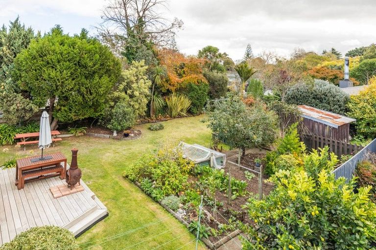 Photo of property in 14 Brightwater Terrace, Terrace End, Palmerston North, 4410