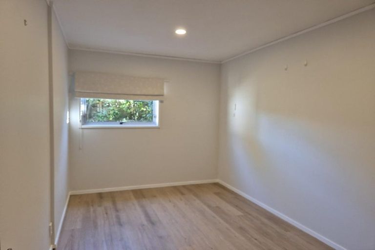 Photo of property in 27 Amorino Drive, Red Beach, 0932