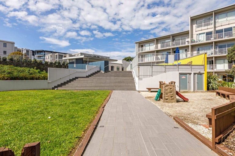Photo of property in Shoal Haven Apartments, 212a/130 Anzac Street, Takapuna, Auckland, 0622