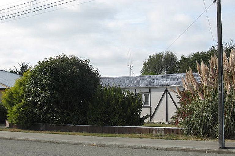Photo of property in 15 Holmes Street, Waimate, 7924