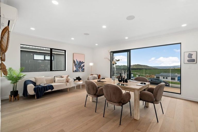 Photo of property in 58 Matangi View Drive, Orewa, 0931