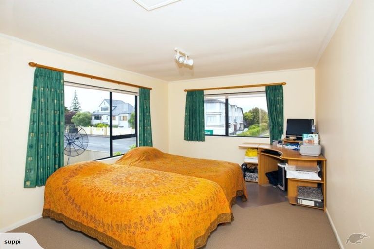 Photo of property in 2/92 Saint Lukes Road, Sandringham, Auckland, 1025