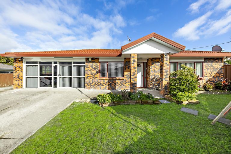 Photo of property in 62 Robert Ross Place, Clendon Park, Auckland, 2103