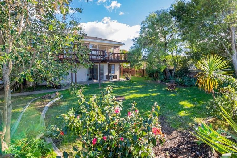 Photo of property in 40 Akoranga Drive, Northcote, Auckland, 0627