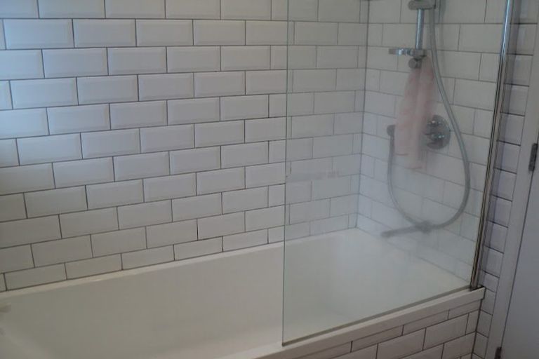 Photo of property in 8a Diosma Place, Botany Downs, Auckland, 2010