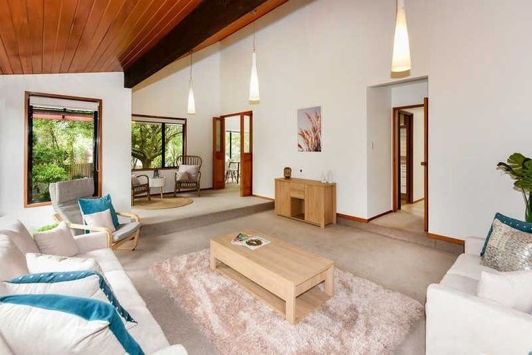 Photo of property in 12 Rembrandt Place, Burnside, Christchurch, 8053