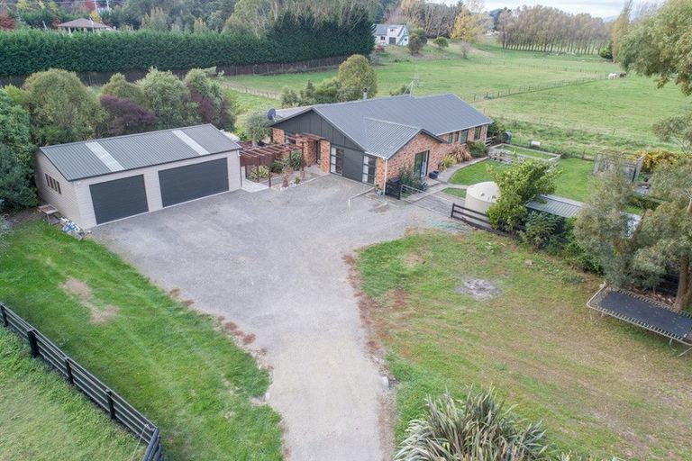 Photo of property in 17 Raukawa Road, Ashhurst, Palmerston North, 4470