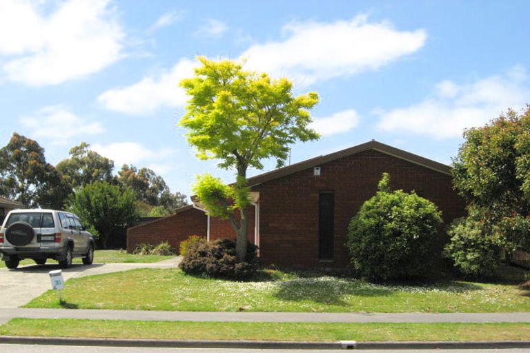 Photo of property in 30 Karnak Crescent, Russley, Christchurch, 8042