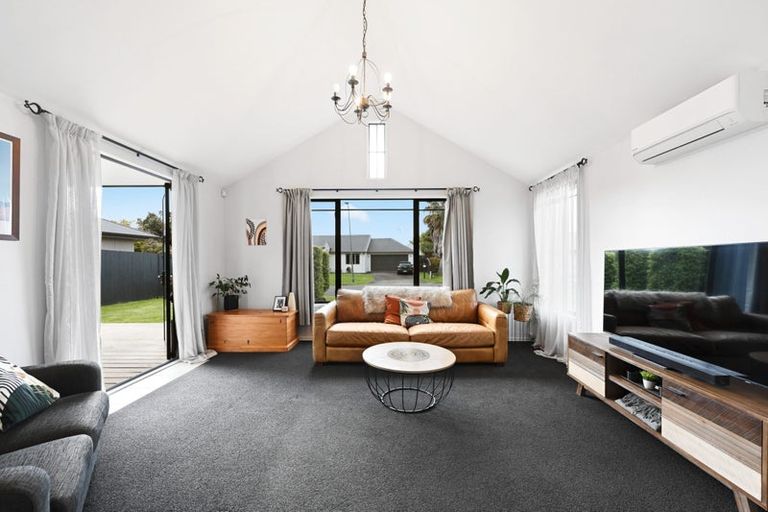 Photo of property in 6 Acton Vale, Rototuna North, Hamilton, 3210